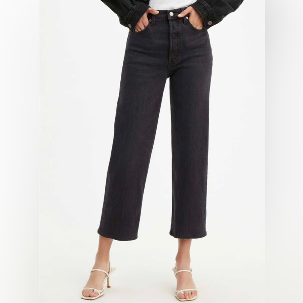 Levi’s Ribcage Straight Ankle Jeans in Black Size 32